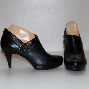 Bandalino MoonDance Black Booties